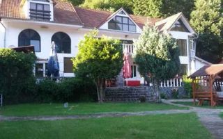 Pensiune de vânzare | 400 MPU | 10 Camere | Rasinari - Curmatura - Poză 4