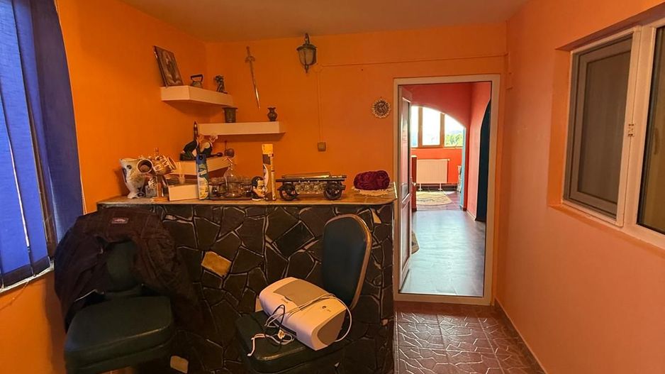 Vila S+P+1,+ garaj inchis + terasa si teren intravilan 6300 mp - Poză 20