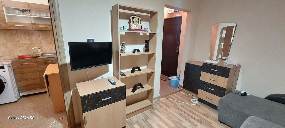 DE inchiriat apartament cu 2 camere, Micro 40, et. 1, 1500 lei - Poză 3