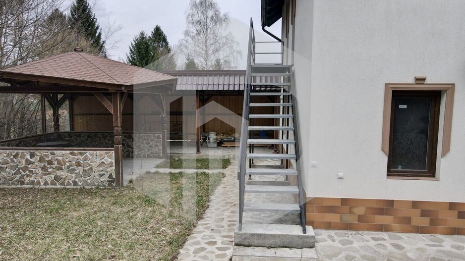 Casa de Vacanță în Valea Avrigului cu 3 Dormitoare //  120 mp - Poză 3