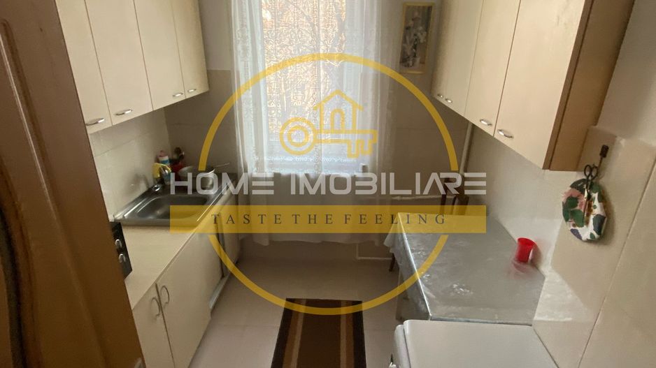 Tudor Vladimirescu/ Apartament 2 camere/ Decomandat/ Ideal pentru Investitie - Poză 1