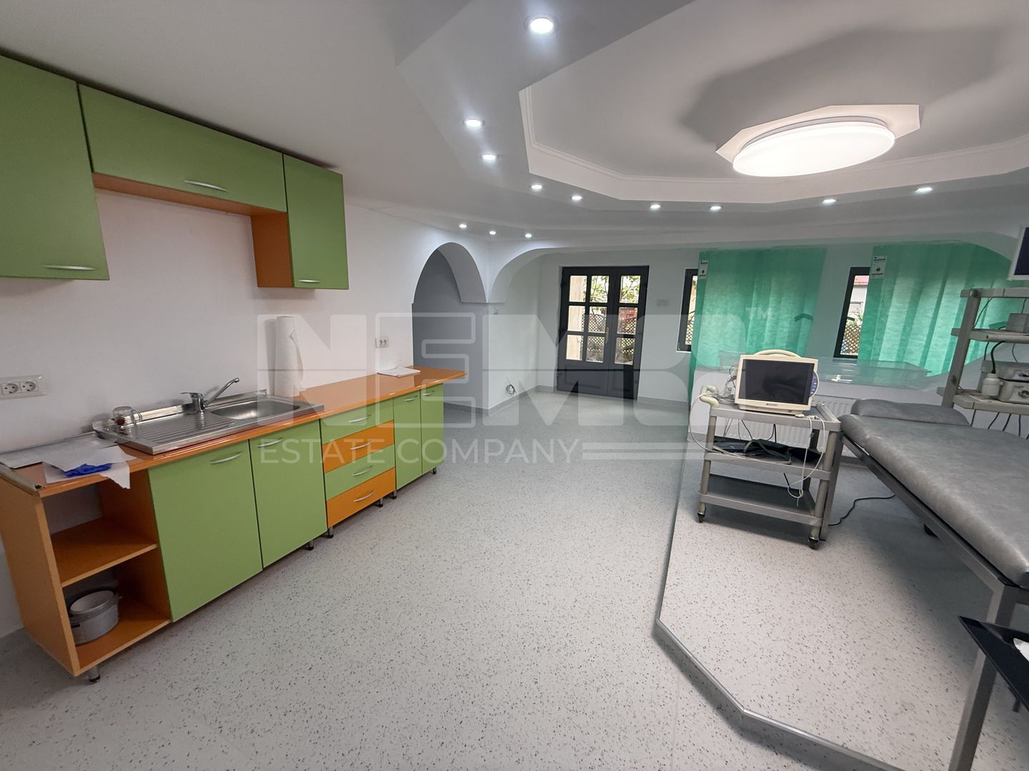 Imobil de vânzare | Clinică medicală autorizată | 208 mp utili - Poză 2
