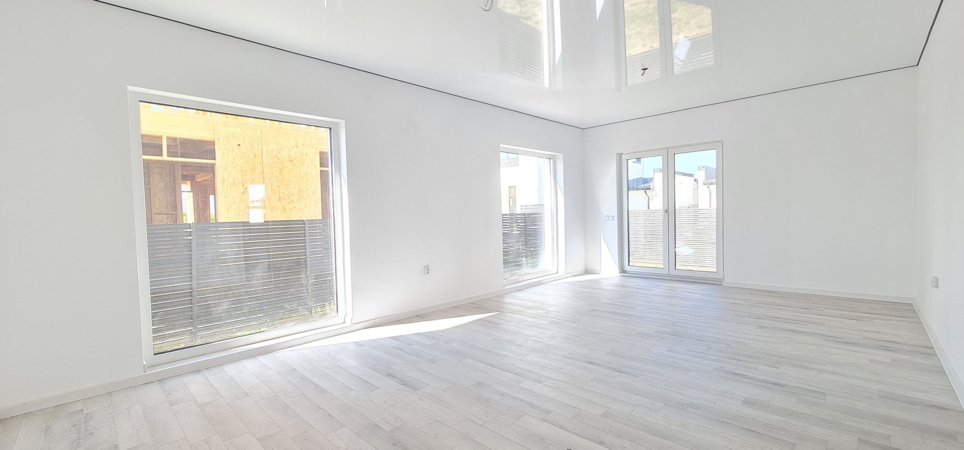 Casa individuala 4 camere 3 bai garaj Cartier Izvor Tarlungeni Brasov - Poză 2