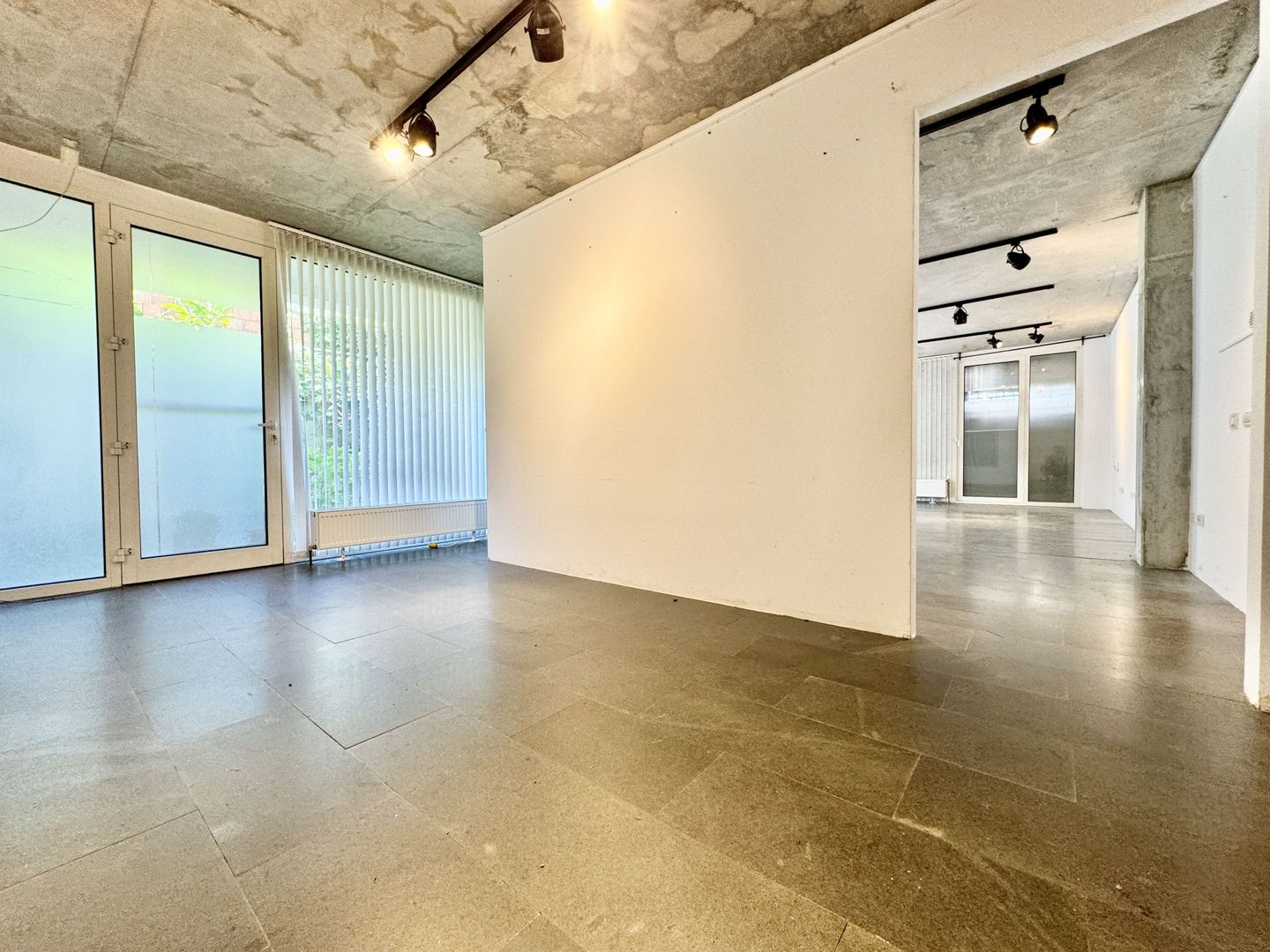 Spațiu de birouri în zona Centrală - 2 locuri de parcare proprii - Poză 9