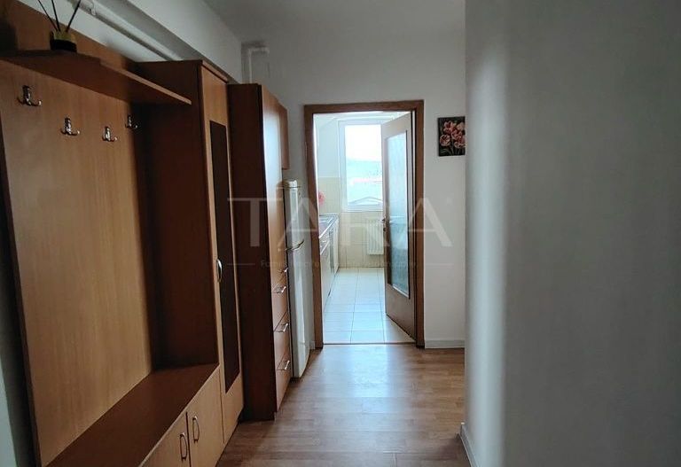 Apartament 37 mp, etaj 3/4, mobilat și utilat complet, 2 parcari. - Poză 6