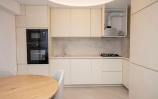 INCHIRIERE APARTAMENT 3 CAMERE COMPLEX CORTINA NORTH PIPERA - Poză 2