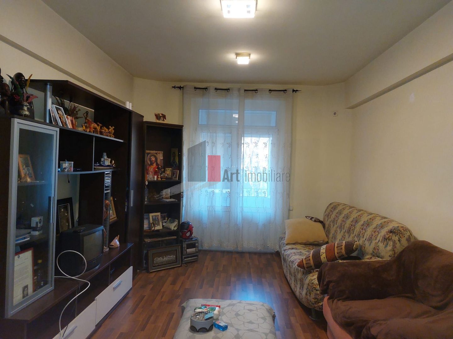 Apartamentul "SUPERMETO", pozitie foarte buna, amenajat - Poză 2