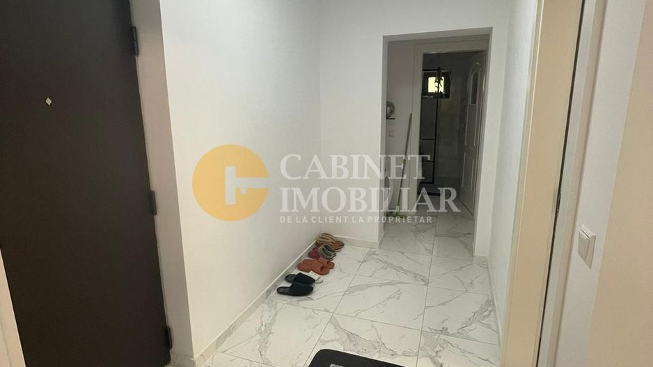 Central - Tg Cucu bloc tip Vila - 2 camere Decomandat RENOVAT 60mp - Poză 5