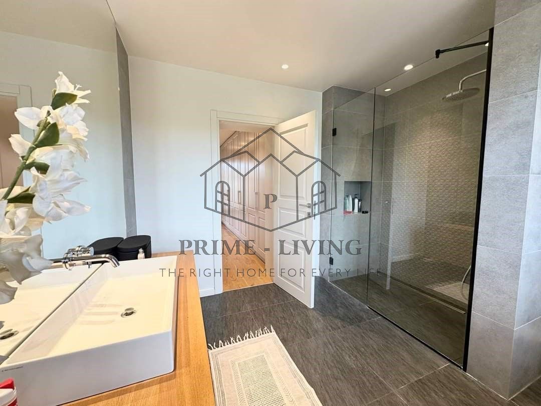 VILA SPATIOASA CU 6 CAMERE LA INCHIRIERE IN COMPLEX REZIDENTIAL - Poză 5