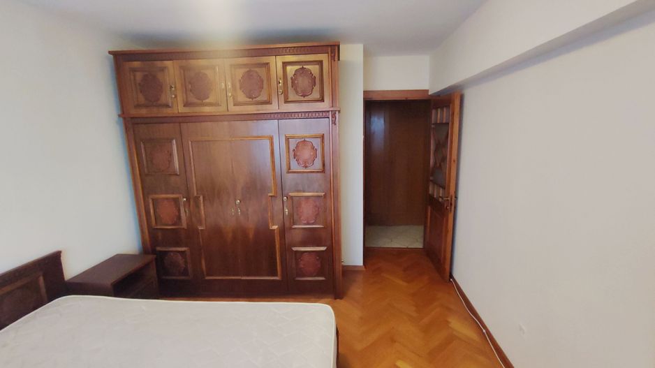Apartament cu 3 camere decomandat mobilat-utilat - Poză 11