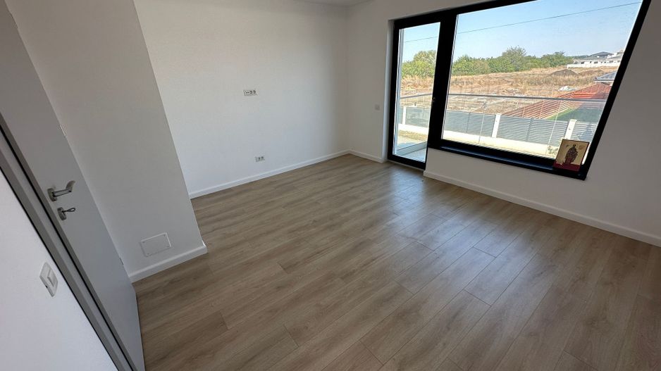 O oază de liniște și eleganță contemporană în inima Tunariului - Poză 19