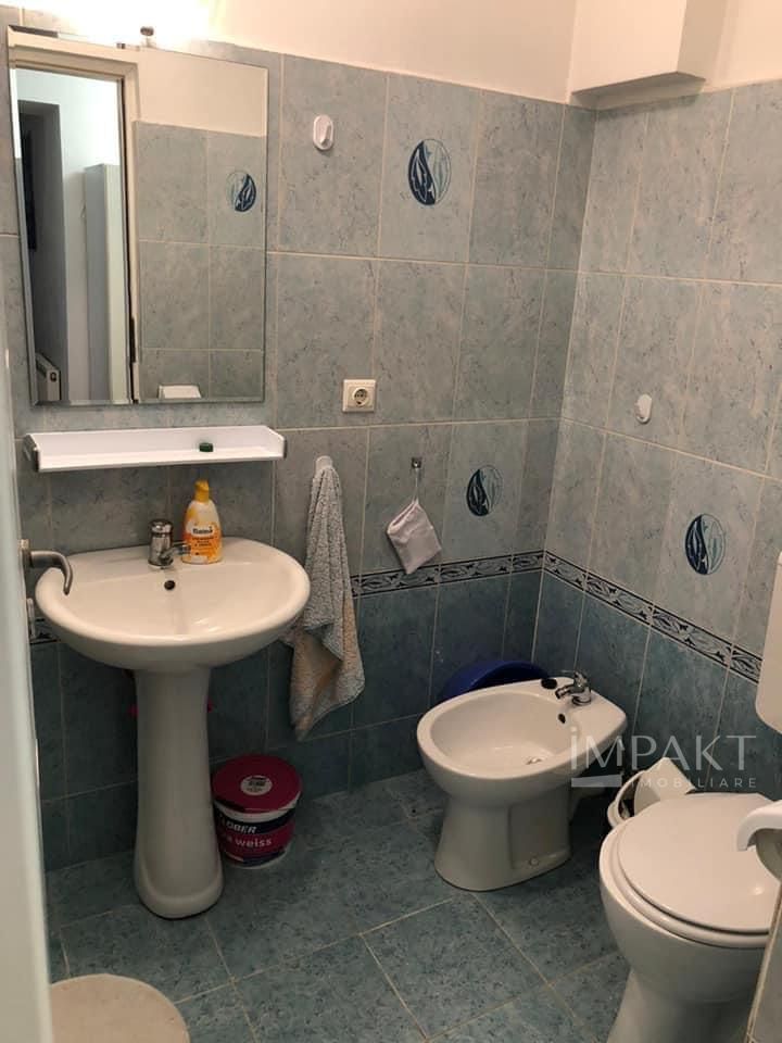 Apartament cu 2 camere langa parcul central. - Poză 11