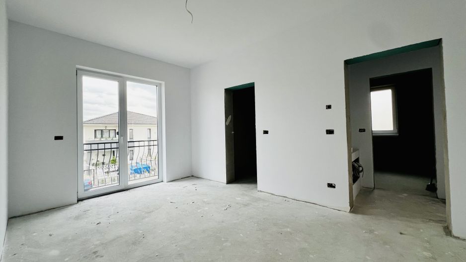 Duplex nou cu 5 camere despartit prin garaj - Dumbravita - Poză 6