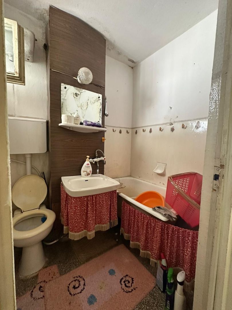 Vând apartament 4 camere pe Bulevardul Transilvaniei - Poză 4