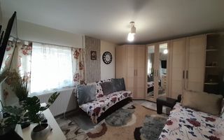 Vanzare apartament la curte comuna in zona centrala - Poză 3