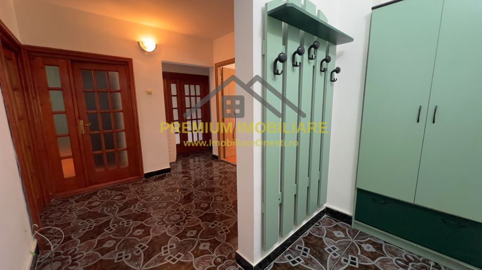 Apartament 3 camere etaj 1 de vanzare - Poză 3