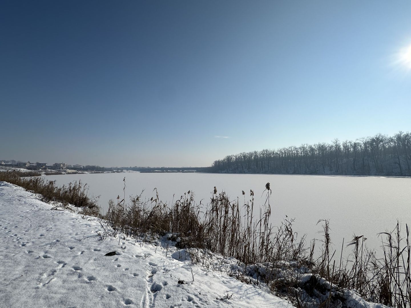 BRANESTI | Soarelui | Vedere lac | Toate utilitatile | 10 min Pallady - Poză 8