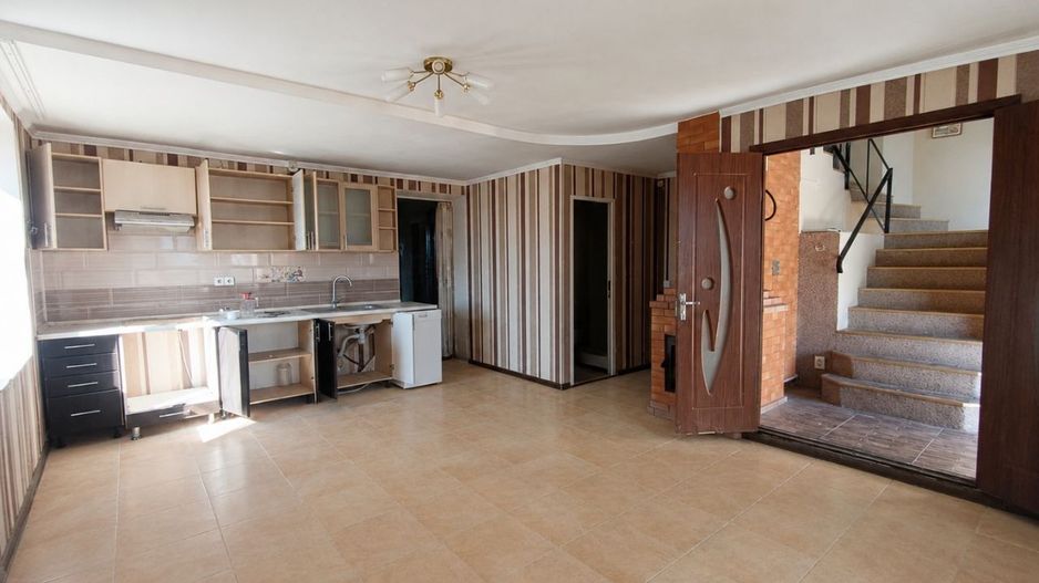 Casă în Doroțcaia – 140 m² | 13,71 ari | 6 camere + living - Poză 12