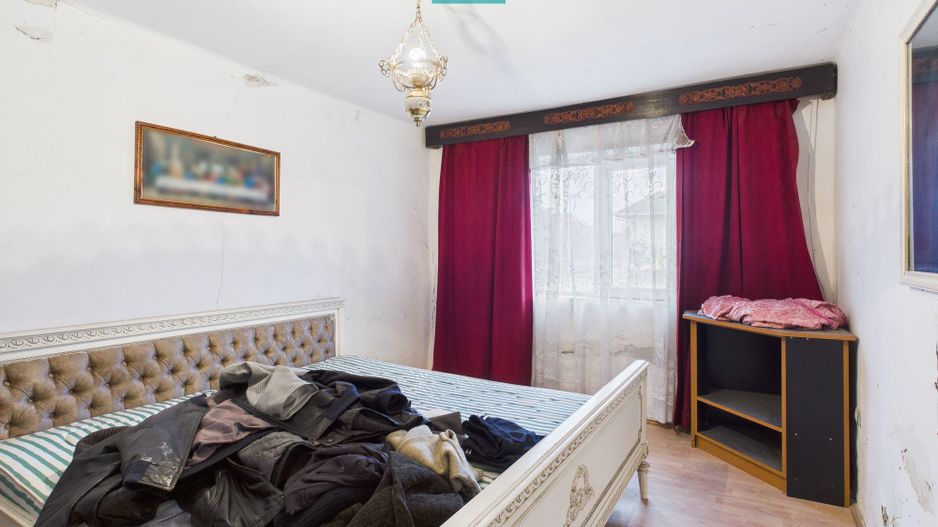 Casă cu 2 corpuri  și 5 camere în Livada - Poză 13