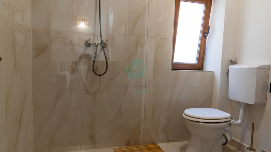 Vila interbelica AIRBNB "la cheie" - Poză 11