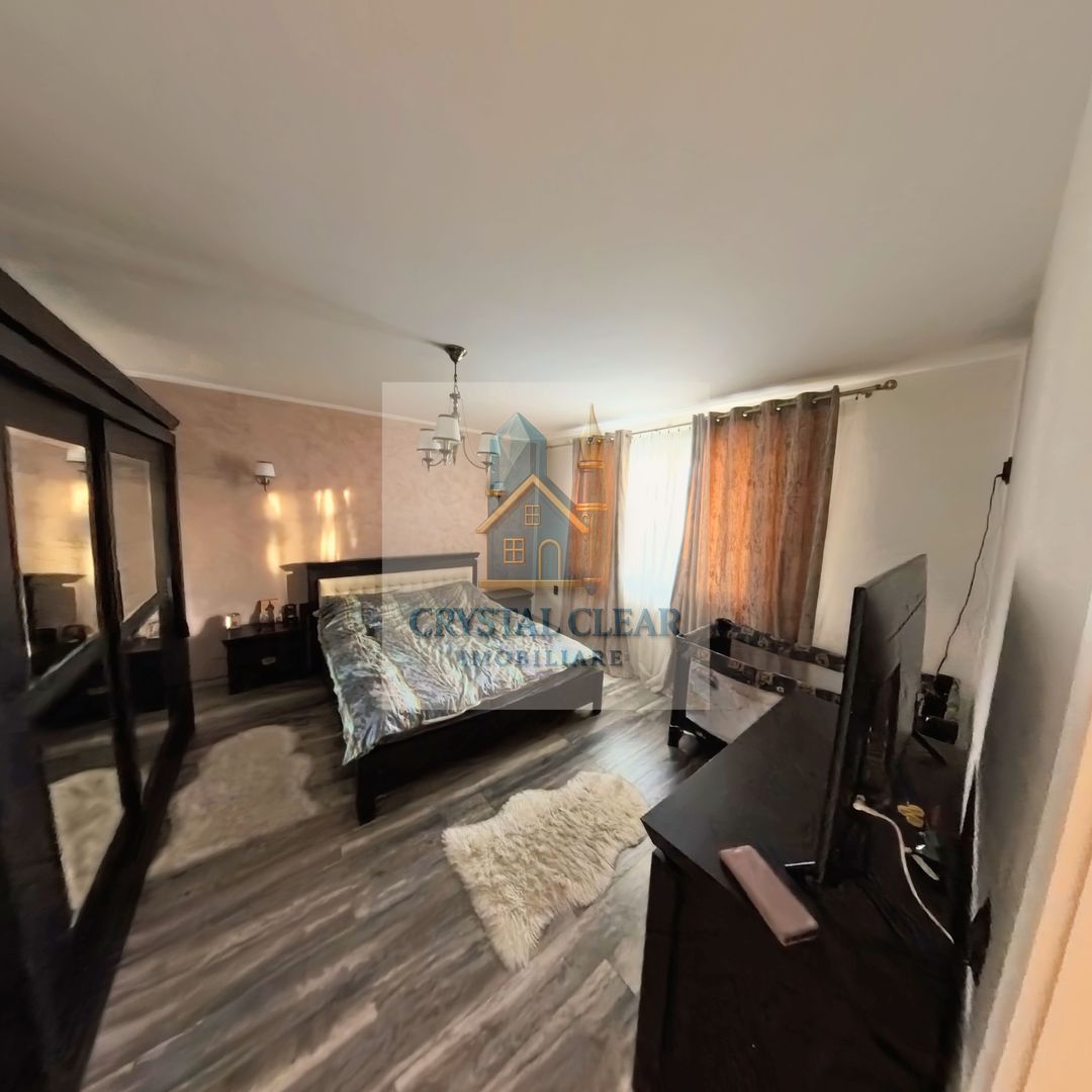 Casă 4 dormitoare și teren de 857 mp - zona Sântana de Mureș - Poză 1