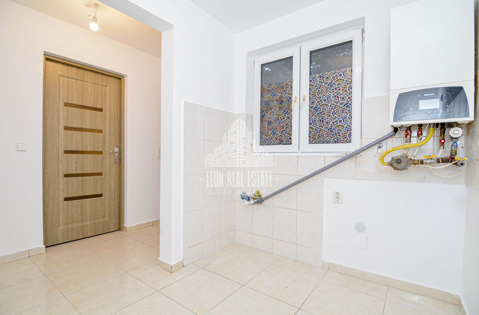 Casă înșiruită în prima parte a Florestiului, zona Stadion - Someșului - Poză 9