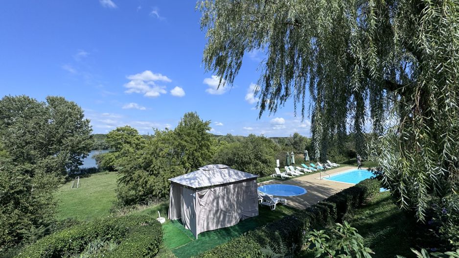 Hotel 20 camere Delta Dunarii 50 m deschidere teren 6000 mp acces auto - Poză 47