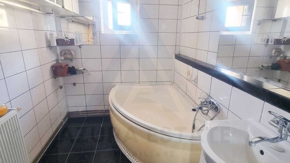 Apartament 3 camere 73 mp utili cu balcon si boxa zona Terezian - Poză 6