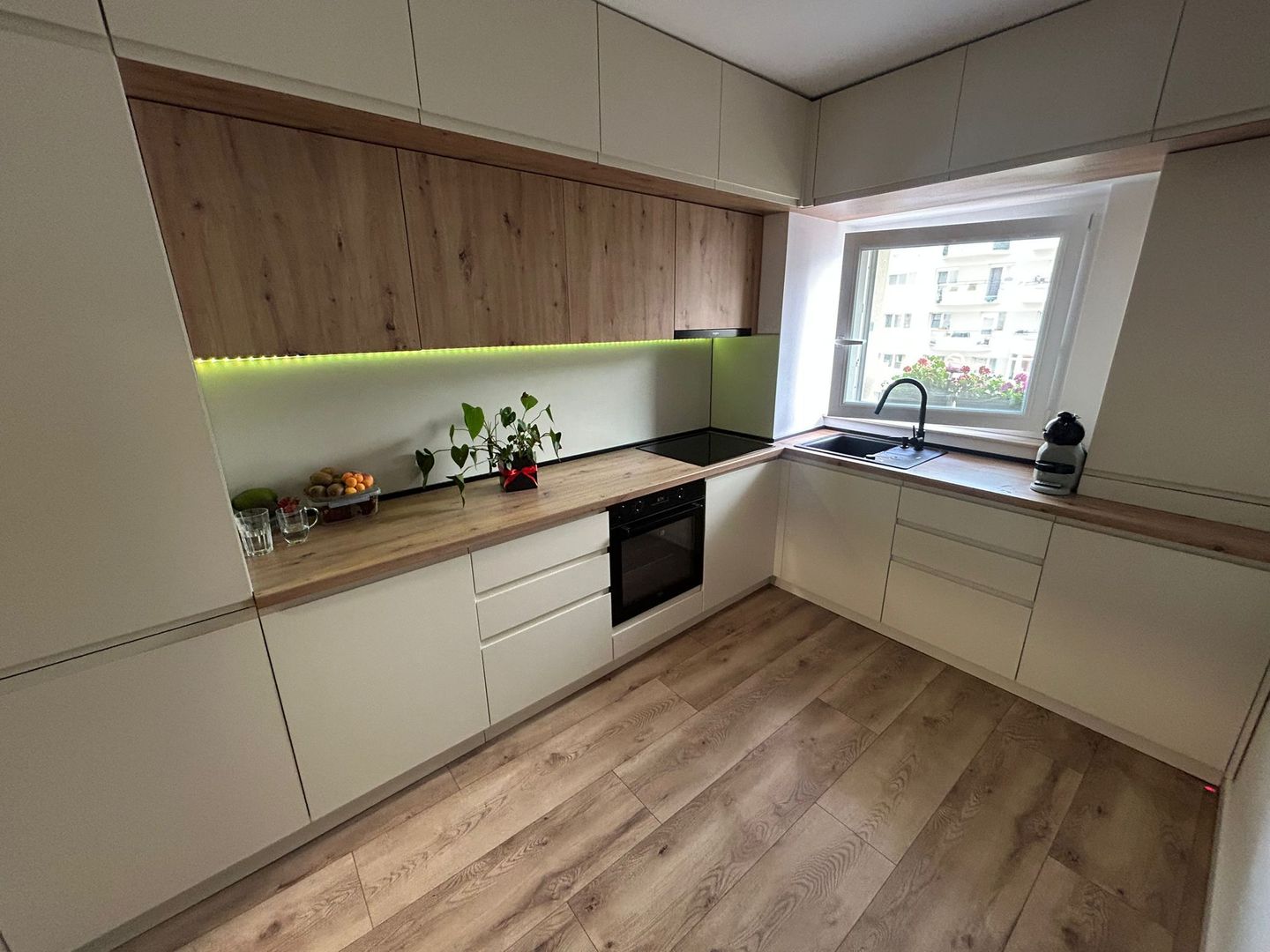 Apartament 3 camere, etaj 5 - zona Cetate - Poză 3