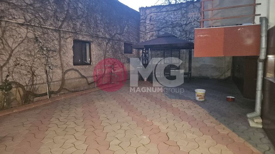 Casă Impresionantă de Vânzare Vitan ideal pentru Locuință sau Business - Poză 15