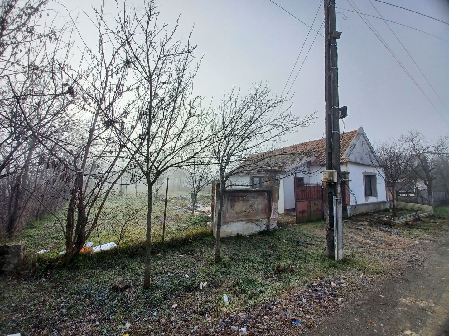 Casă și teren, 1.000 mp, Ciulești. 18.000 E. Comision 0 - Poză 2