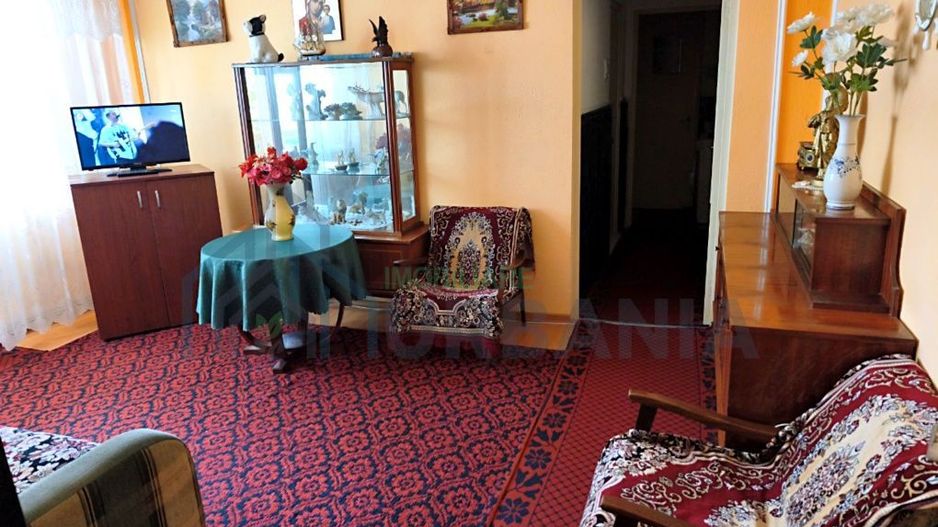 De Închiriat: Apartament 3 Camere, Zonă Liniștită, Mobilat și Utilat - Poză 8