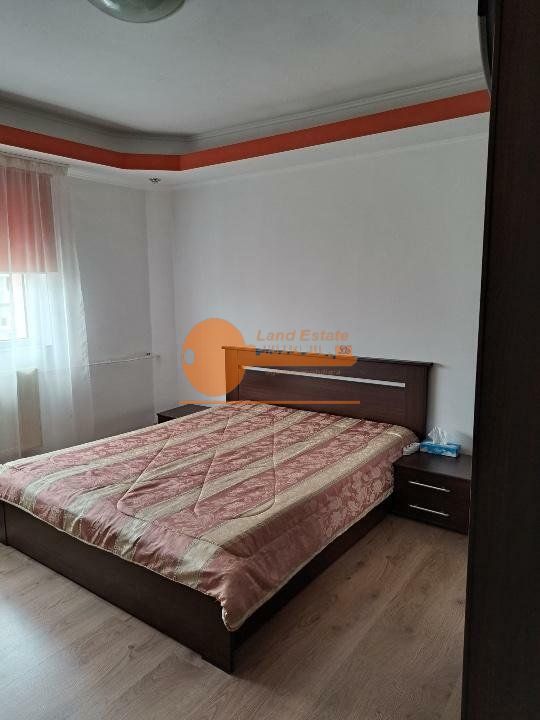 4 camere 13 septembrie - 1988 - Poză 4