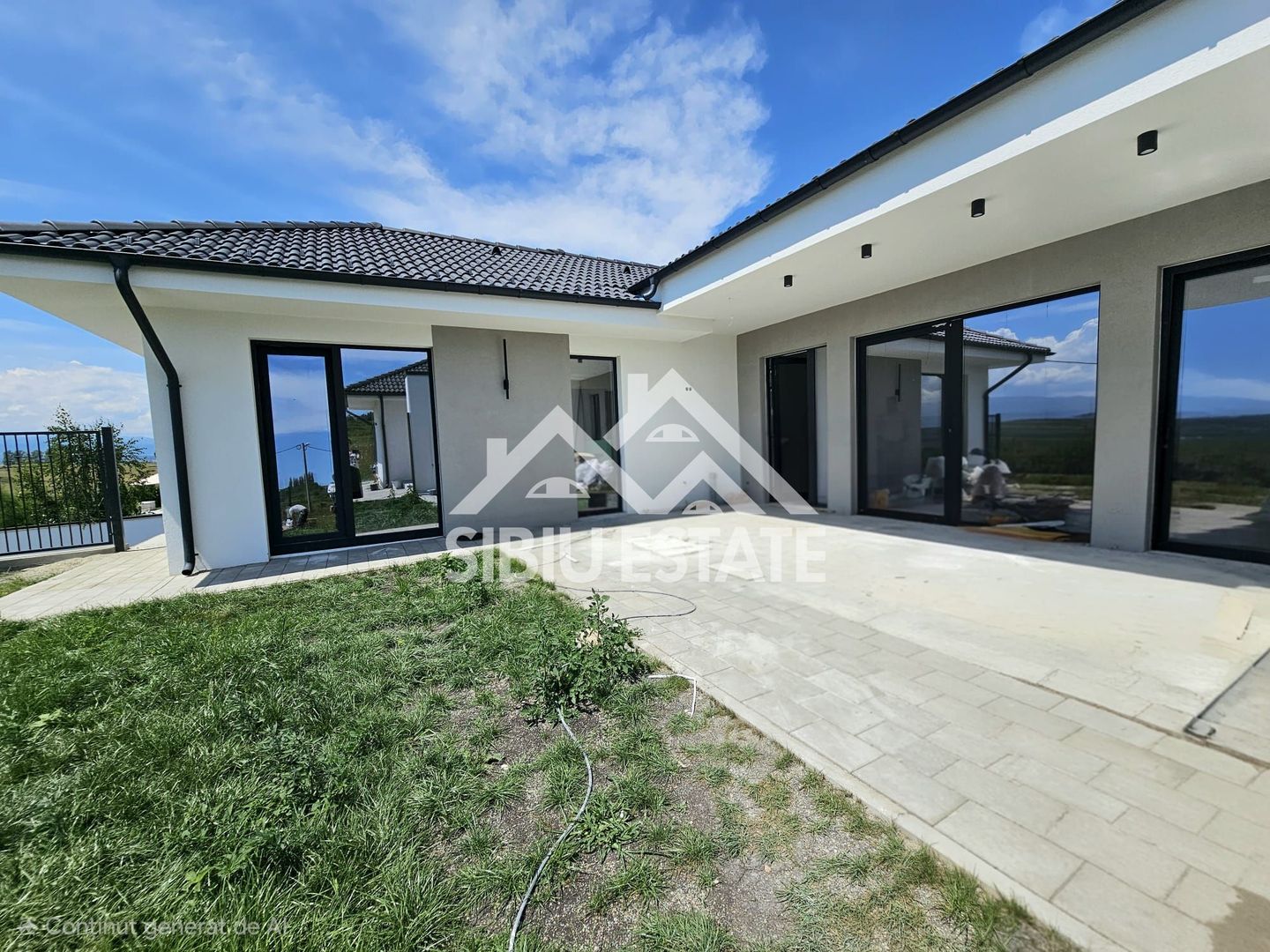 Casa pe parter, cu priveliste panoramica partial finisata - Poză 2