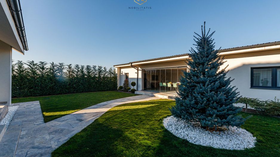 O Capodoperă Arhitecturală, Oferind Eleganță și Confort - Dumbravita - Poză 23