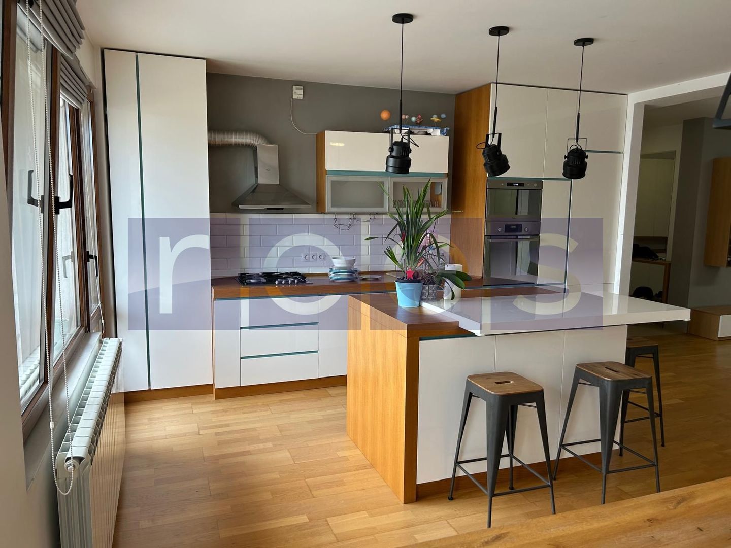 APARTAMENT 3 CAMERE ZONA ȘTEFAN CEL MARE - Poză 1