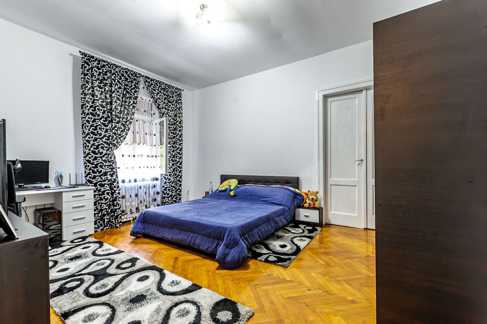 Apartament cu 2 camere, ultracentral, etajul 1 - Poză 3