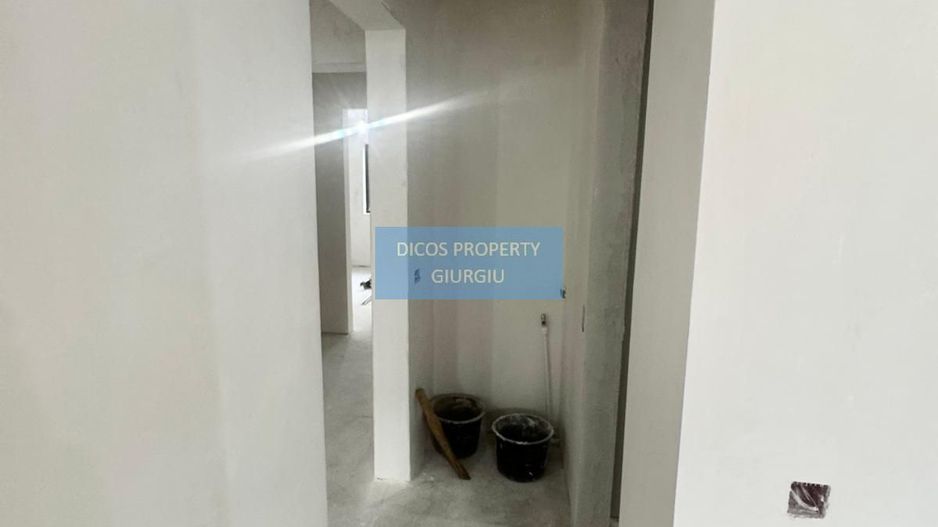 Apartament 4 camere de vânzare – Bd. București - Poză 2