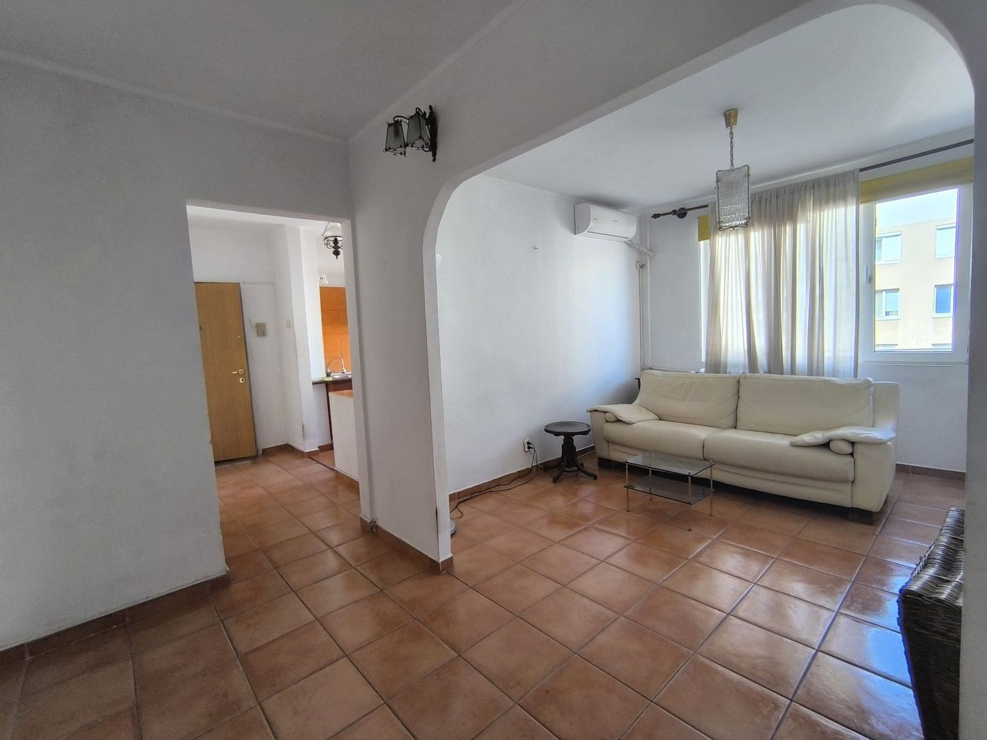 De vanzare Apartament 3 camere ULTRACENTRAL Tineretului - Poză 2