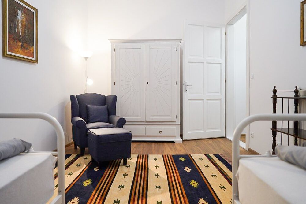 Apartament ultracentral, 2 dormitoare, 58 mp. 120 000 E. Comision 0. - Poză 1