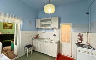 Casă în curte comună la 3 minute de centrul istoric - Poză 7