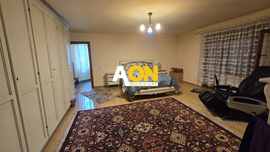 Vila cu 6 Camere,  Zona Centrala - Poză 14