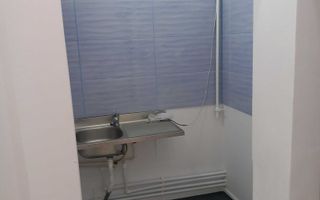 Garsoniera - parter/ proaspat renovata/ 20 mp/ zona Zimbru - langa Petrom - Poză 3