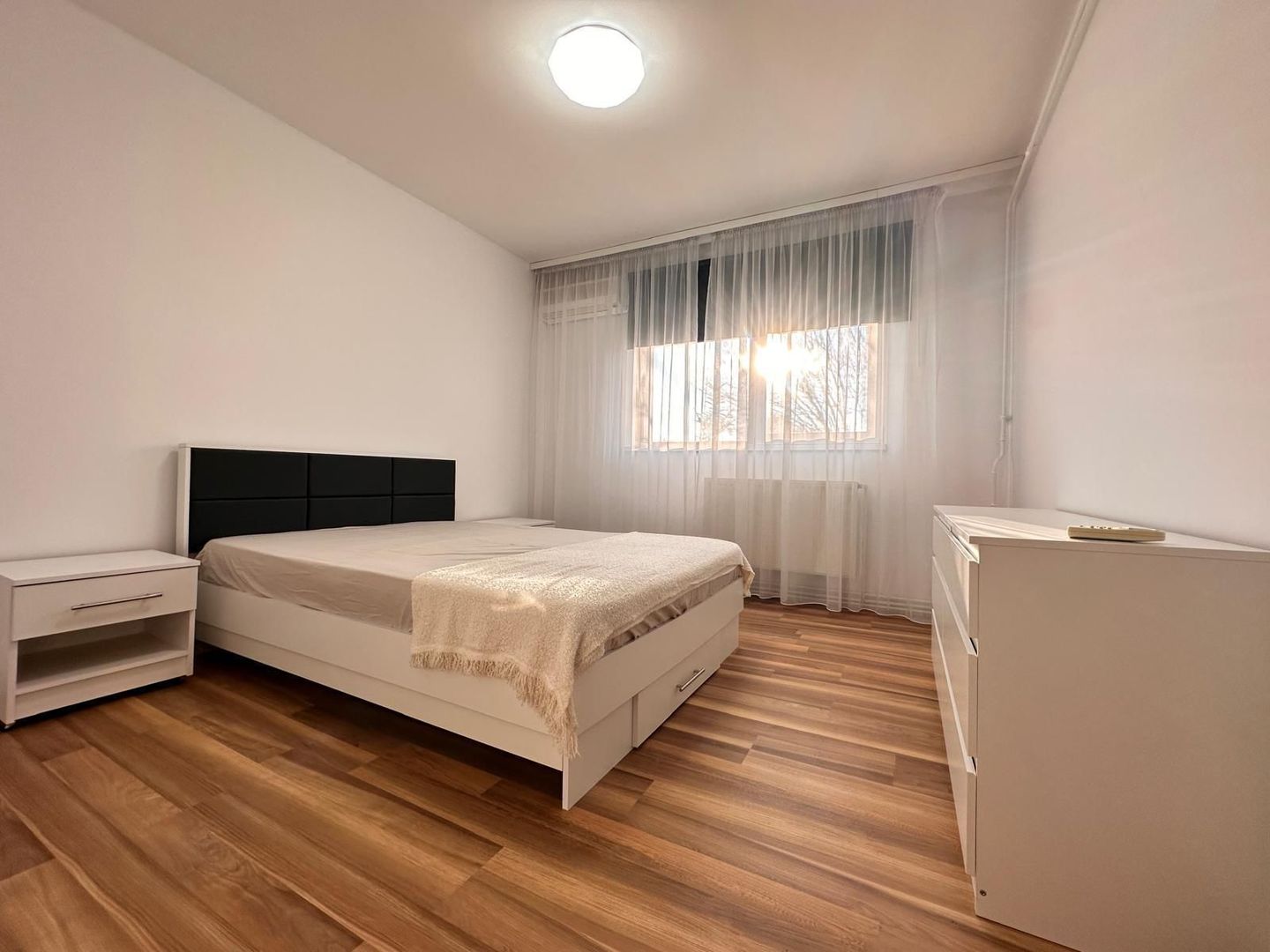 AP. 4 CAMERE BUCURESTII NOI, CENTRALA, RENOVAT, METROU, COMISION 0% - Poză 3