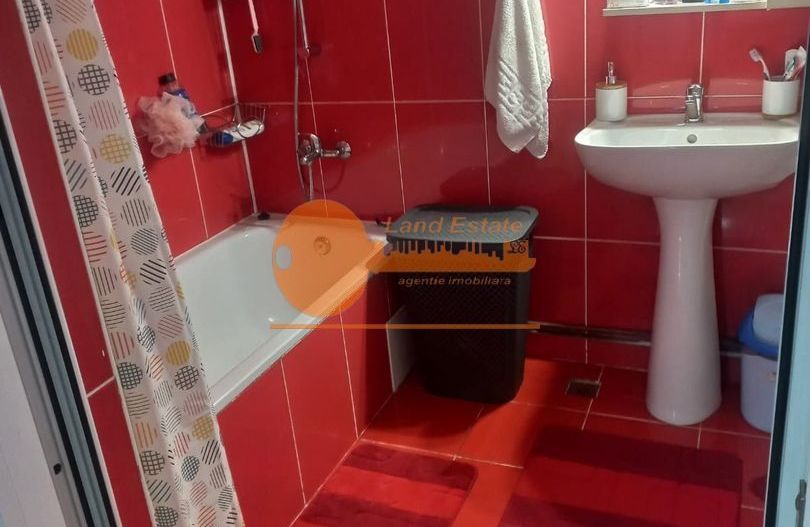 Casa de vanzare in Giulesti-Bd. Constructorilor - Poză 6