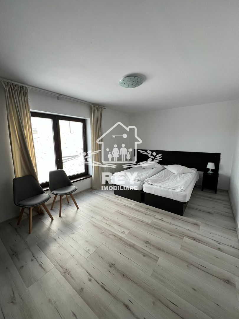 Vila / Hotel de vânzare în Păltiniș - Poză 6