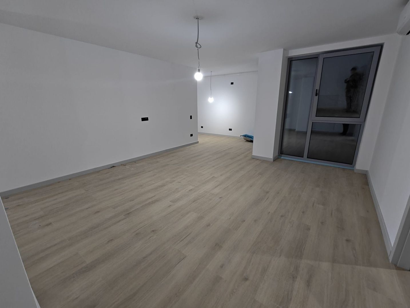 Apartament 3 camere lux la prima inchiriere - Poză 1