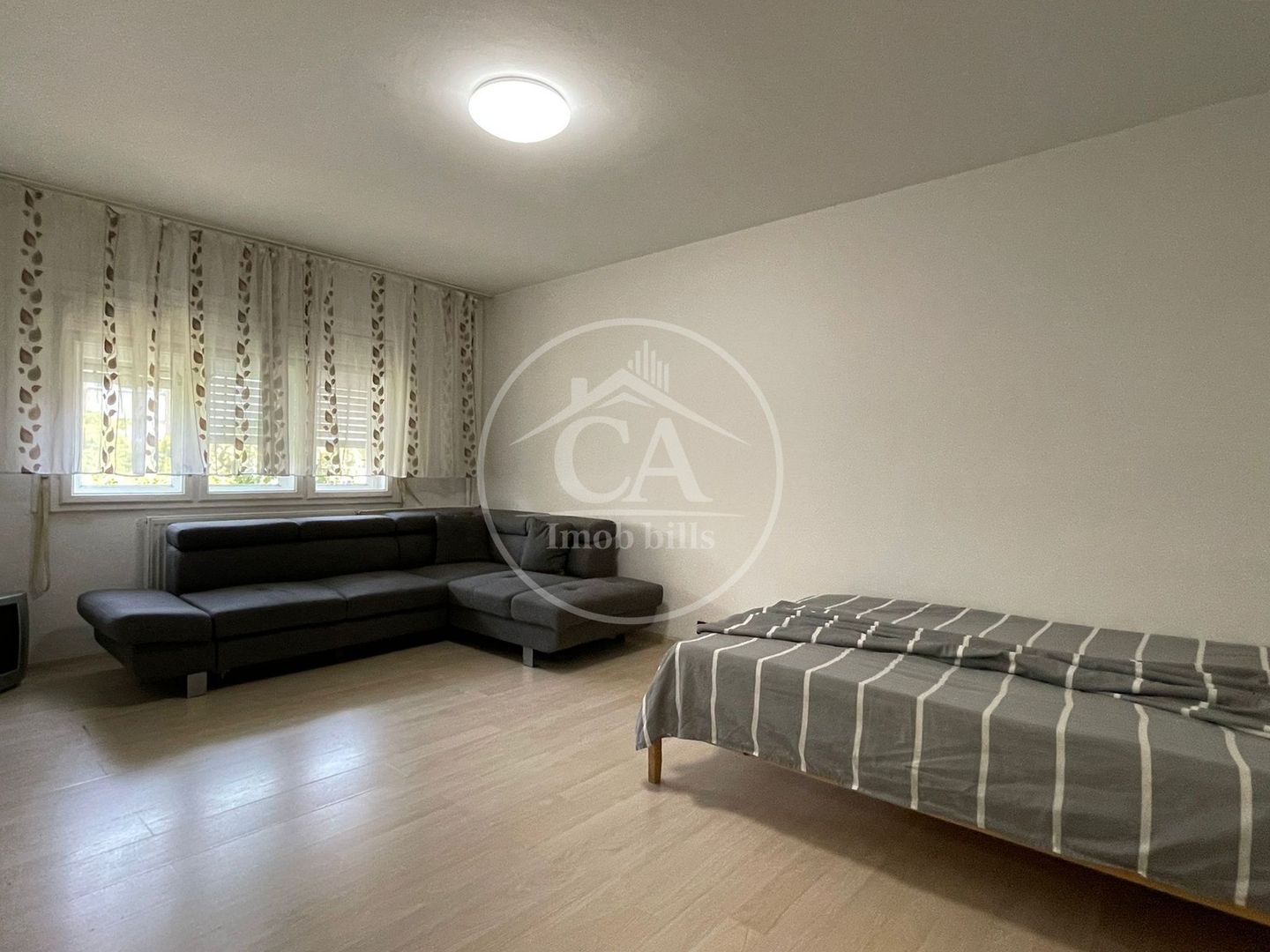 Apartament cu 3 camere de inchiriat in zona Rogerius, Oradea - Poză 4