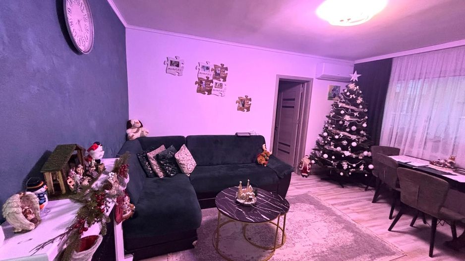 Apartament 3 camere • Zonă Universitate • 90.000 € - Poză 1