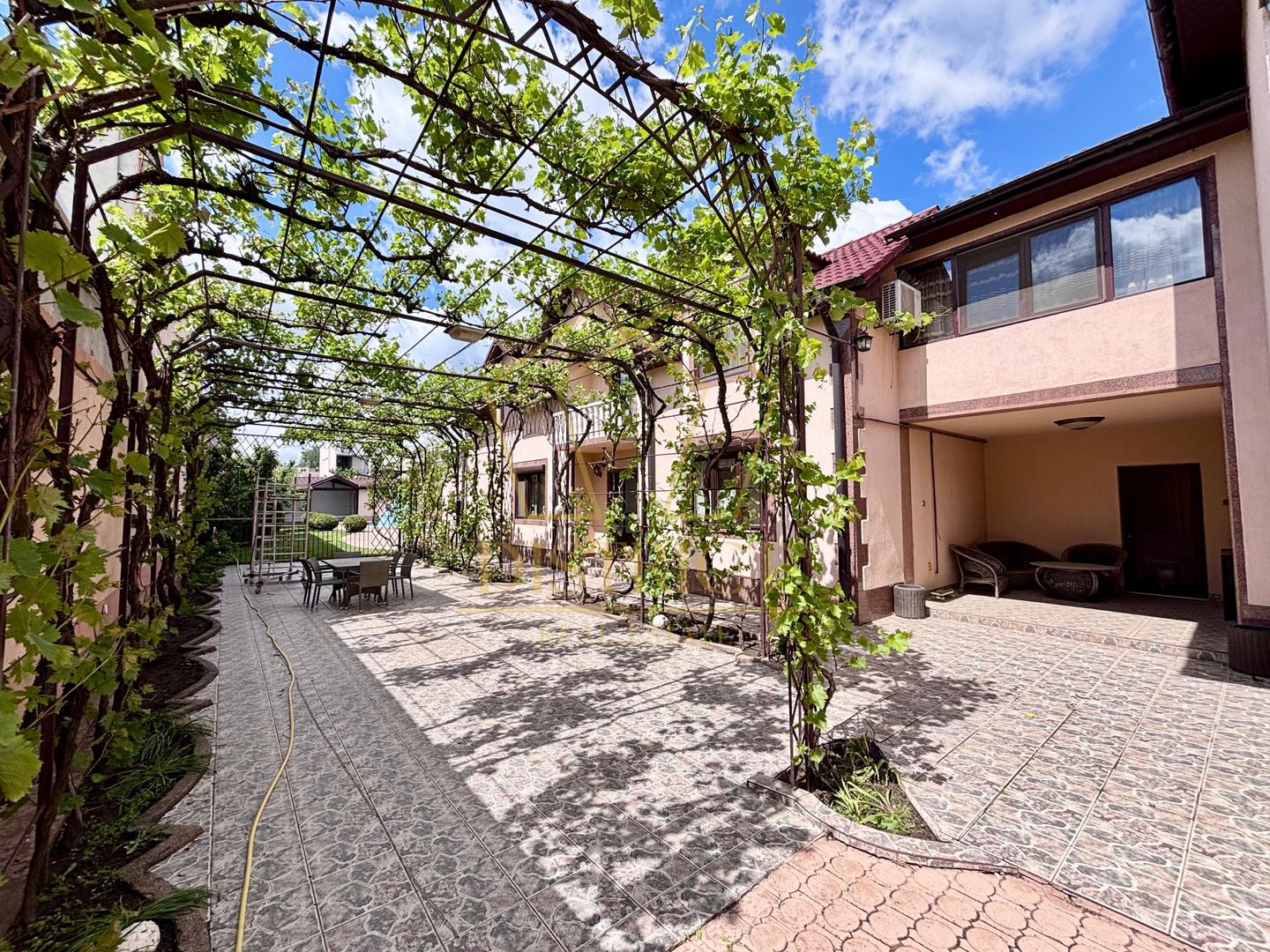 COM 0% Casa individuala spatioasa, piscina, garaj, anexe | Iosefin - Poză 4